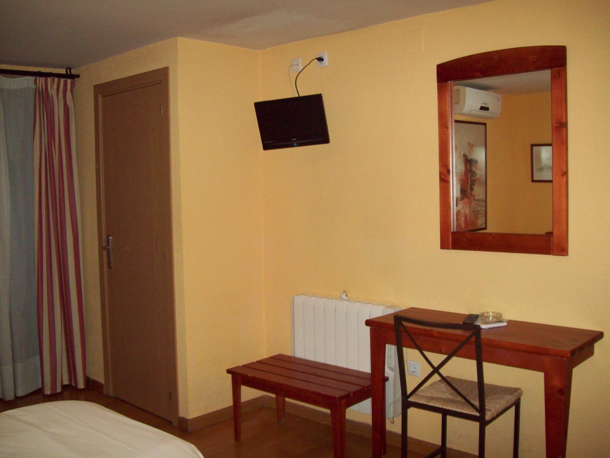 Hostal Restaurante Puerta Del Alcazar Ávila Εξωτερικό φωτογραφία